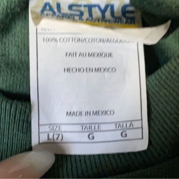 Custom, Vogue, Princess Tee, w/ Pocket Graphic Detail - Picture 4 of 7